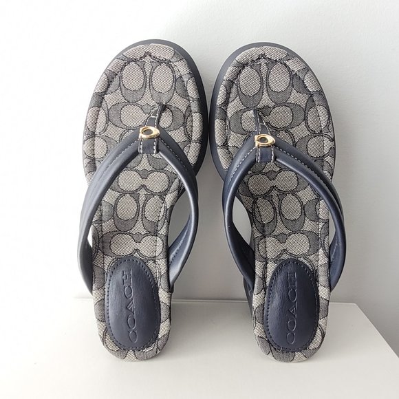 $128 *NEW* (9) Navy COACH Wedge Flip Flops - Picture 8 of 11